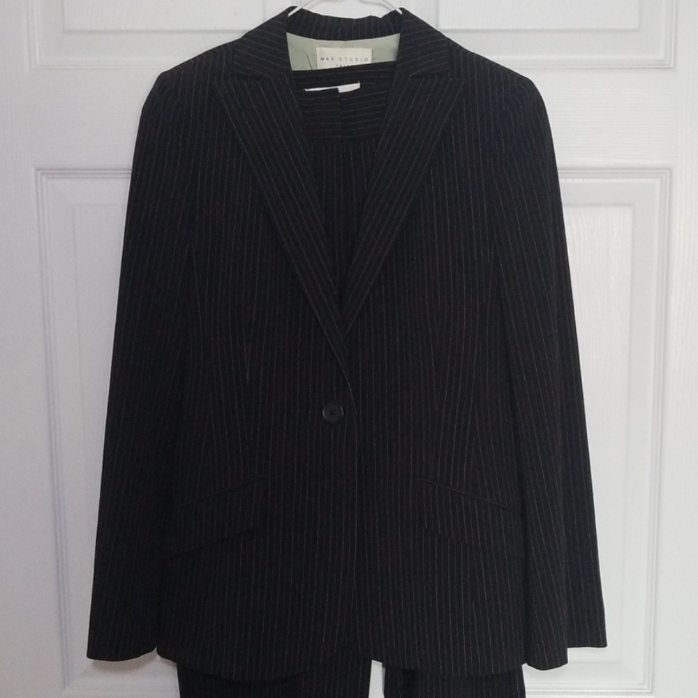Max Studio Suit